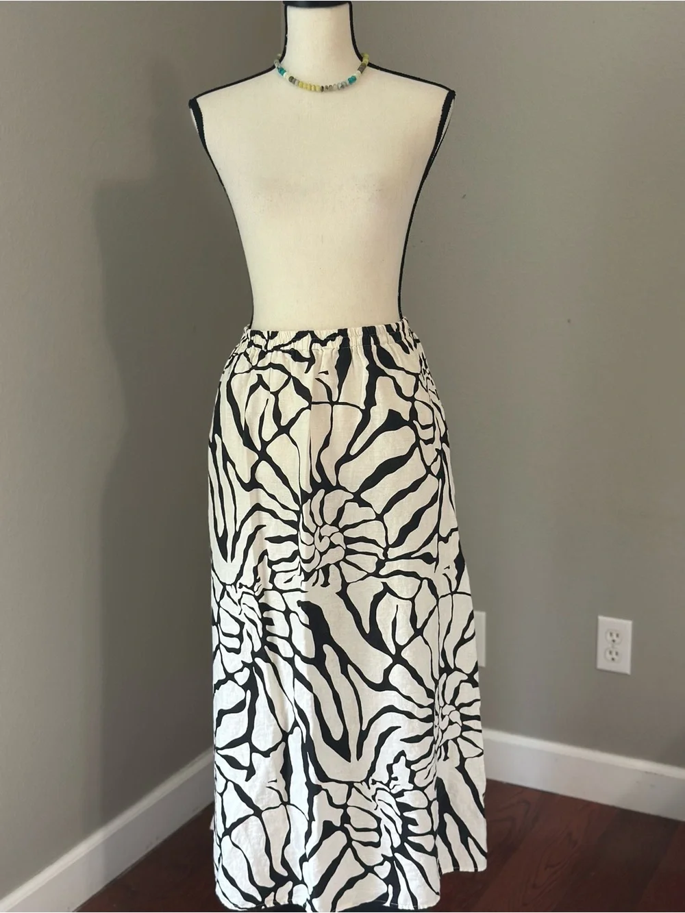 Rachel Zoe Black & Ivory Cream Sea shell Spiral Linen Blend Coastal Maxi Skirt